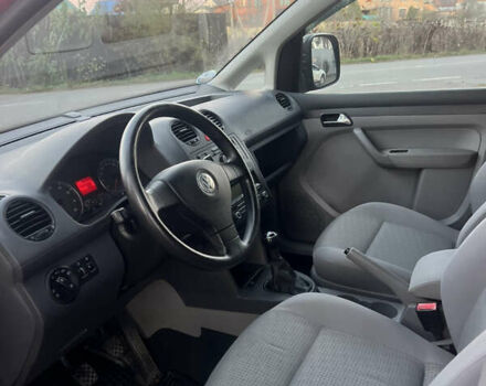 Красный Фольксваген Кадди, объемом двигателя 1.39 л и пробегом 176 тыс. км за 6700 $, фото 19 на Automoto.ua