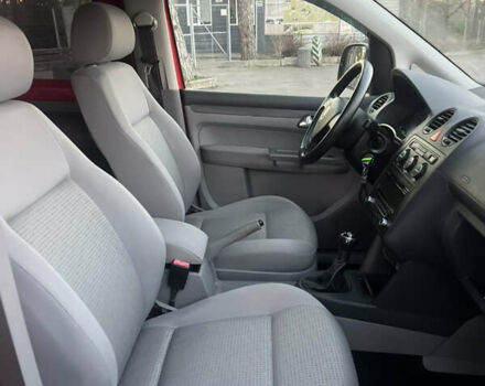 Красный Фольксваген Кадди, объемом двигателя 1.39 л и пробегом 176 тыс. км за 6700 $, фото 23 на Automoto.ua