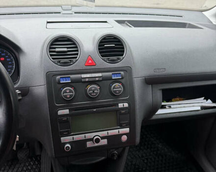 Красный Фольксваген Кадди, объемом двигателя 1.6 л и пробегом 225 тыс. км за 7900 $, фото 10 на Automoto.ua