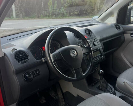 Красный Фольксваген Кадди, объемом двигателя 1.39 л и пробегом 176 тыс. км за 6700 $, фото 12 на Automoto.ua