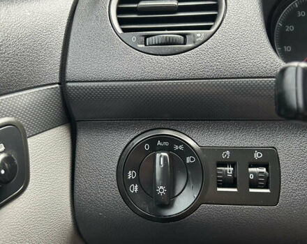 Червоний Фольксваген Кадді, об'ємом двигуна 1.98 л та пробігом 224 тис. км за 6900 $, фото 16 на Automoto.ua