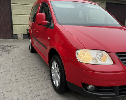 Красный Фольксваген Кадди, объемом двигателя 1.6 л и пробегом 225 тыс. км за 7900 $, фото 3 на Automoto.ua