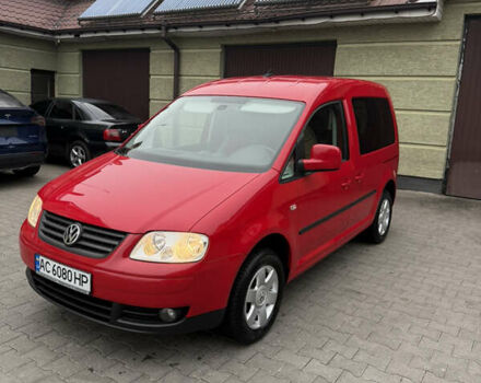 Красный Фольксваген Кадди, объемом двигателя 1.6 л и пробегом 225 тыс. км за 7900 $, фото 2 на Automoto.ua