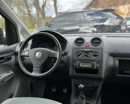 Красный Фольксваген Кадди, объемом двигателя 1.4 л и пробегом 282 тыс. км за 6950 $, фото 3 на Automoto.ua