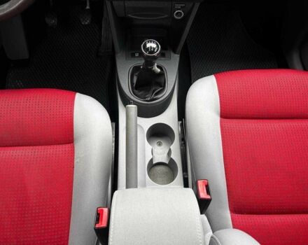 Красный Фольксваген Кадди, объемом двигателя 2 л и пробегом 224 тыс. км за 7000 $, фото 12 на Automoto.ua