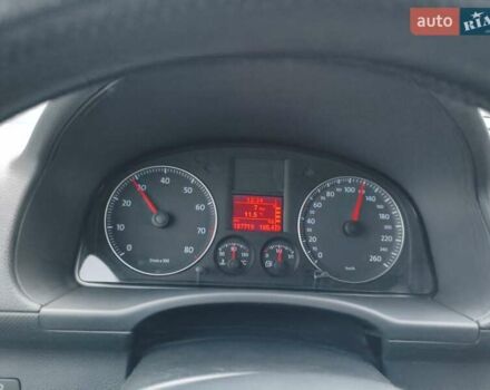 Червоний Фольксваген Кадді, об'ємом двигуна 2 л та пробігом 188 тис. км за 9300 $, фото 2 на Automoto.ua