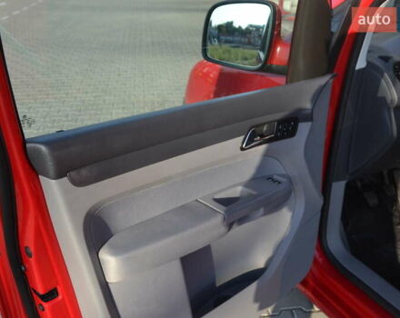 Красный Фольксваген Кадди, объемом двигателя 1.6 л и пробегом 185 тыс. км за 9200 $, фото 16 на Automoto.ua