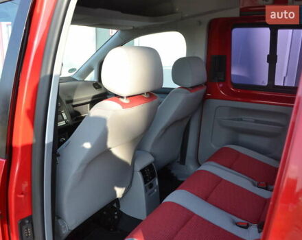 Красный Фольксваген Кадди, объемом двигателя 1.6 л и пробегом 185 тыс. км за 9200 $, фото 19 на Automoto.ua