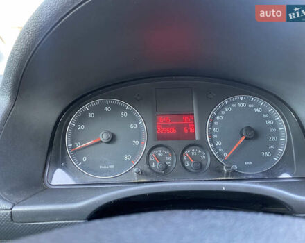 Красный Фольксваген Кадди, объемом двигателя 1.6 л и пробегом 220 тыс. км за 6399 $, фото 12 на Automoto.ua