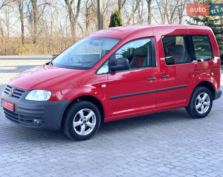 Красный Фольксваген Кадди, объемом двигателя 1.6 л и пробегом 220 тыс. км за 6399 $, фото 2 на Automoto.ua