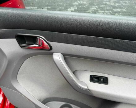 Красный Фольксваген Кадди, объемом двигателя 2 л и пробегом 224 тыс. км за 7000 $, фото 9 на Automoto.ua