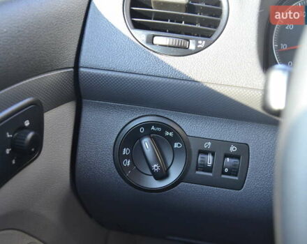 Красный Фольксваген Кадди, объемом двигателя 1.6 л и пробегом 185 тыс. км за 9200 $, фото 47 на Automoto.ua