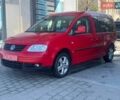 Красный Фольксваген Кадди, объемом двигателя 1.6 л и пробегом 213 тыс. км за 9200 $, фото 1 на Automoto.ua