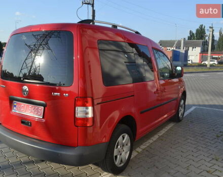 Красный Фольксваген Кадди, объемом двигателя 1.6 л и пробегом 185 тыс. км за 9200 $, фото 5 на Automoto.ua
