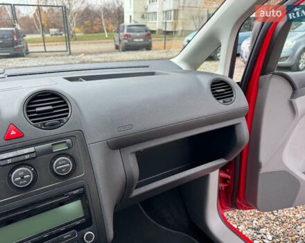 Красный Фольксваген Кадди, объемом двигателя 1.6 л и пробегом 189 тыс. км за 7650 $, фото 37 на Automoto.ua