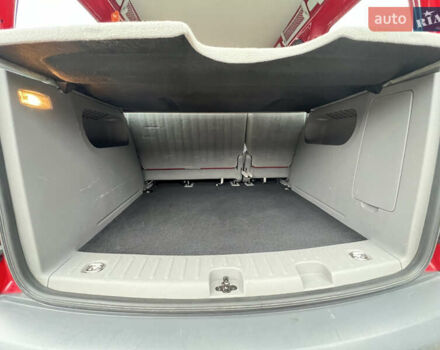 Красный Фольксваген Кадди, объемом двигателя 1.4 л и пробегом 195 тыс. км за 7300 $, фото 26 на Automoto.ua