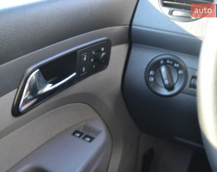 Красный Фольксваген Кадди, объемом двигателя 1.6 л и пробегом 185 тыс. км за 9200 $, фото 45 на Automoto.ua