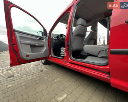 Красный Фольксваген Кадди, объемом двигателя 1.4 л и пробегом 195 тыс. км за 7300 $, фото 17 на Automoto.ua