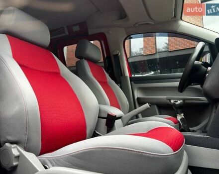 Красный Фольксваген Кадди, объемом двигателя 1.98 л и пробегом 224 тыс. км за 7000 $, фото 6 на Automoto.ua