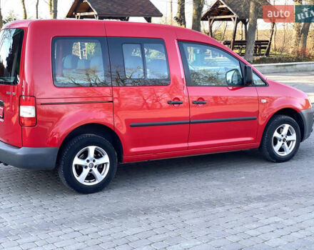 Красный Фольксваген Кадди, объемом двигателя 1.6 л и пробегом 220 тыс. км за 6399 $, фото 14 на Automoto.ua