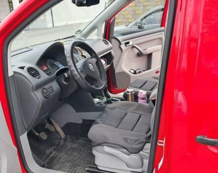 Красный Фольксваген Кадди, объемом двигателя 1.4 л и пробегом 220 тыс. км за 6500 $, фото 2 на Automoto.ua