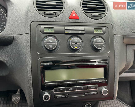 Красный Фольксваген Кадди, объемом двигателя 1.4 л и пробегом 195 тыс. км за 7300 $, фото 24 на Automoto.ua