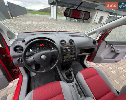 Красный Фольксваген Кадди, объемом двигателя 1.4 л и пробегом 195 тыс. км за 7300 $, фото 21 на Automoto.ua