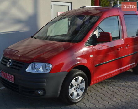 Красный Фольксваген Кадди, объемом двигателя 1.6 л и пробегом 185 тыс. км за 9200 $, фото 1 на Automoto.ua