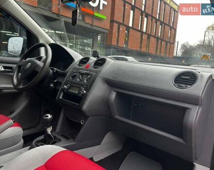 Красный Фольксваген Кадди, объемом двигателя 1.98 л и пробегом 224 тыс. км за 7000 $, фото 8 на Automoto.ua