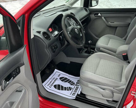 Красный Фольксваген Кадди, объемом двигателя 1.4 л и пробегом 194 тыс. км за 6650 $, фото 7 на Automoto.ua