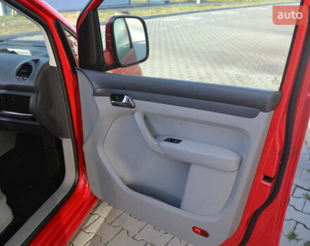 Красный Фольксваген Кадди, объемом двигателя 1.6 л и пробегом 185 тыс. км за 9200 $, фото 33 на Automoto.ua