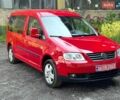 Красный Фольксваген Кадди, объемом двигателя 1.6 л и пробегом 214 тыс. км за 8450 $, фото 1 на Automoto.ua