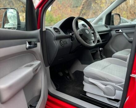 Красный Фольксваген Кадди, объемом двигателя 1.4 л и пробегом 282 тыс. км за 6950 $, фото 4 на Automoto.ua