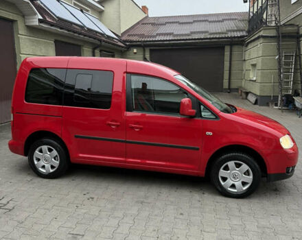 Красный Фольксваген Кадди, объемом двигателя 1.6 л и пробегом 225 тыс. км за 7900 $, фото 4 на Automoto.ua