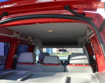 Красный Фольксваген Кадди, объемом двигателя 1.6 л и пробегом 185 тыс. км за 9200 $, фото 24 на Automoto.ua