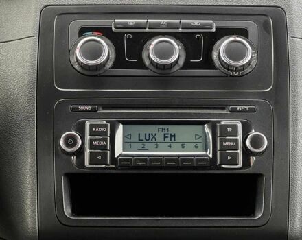 Красный Фольксваген Кадди, объемом двигателя 1.6 л и пробегом 218 тыс. км за 8900 $, фото 11 на Automoto.ua