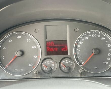 Красный Фольксваген Кадди, объемом двигателя 1.6 л и пробегом 206 тыс. км за 7900 $, фото 15 на Automoto.ua