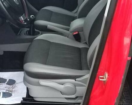 Красный Фольксваген Кадди, объемом двигателя 1.98 л и пробегом 300 тыс. км за 7899 $, фото 6 на Automoto.ua