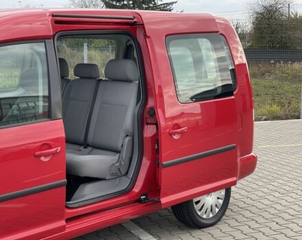 Красный Фольксваген Кадди, объемом двигателя 1.6 л и пробегом 206 тыс. км за 7900 $, фото 7 на Automoto.ua