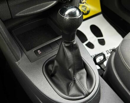 Красный Фольксваген Кадди, объемом двигателя 1.6 л и пробегом 218 тыс. км за 8900 $, фото 13 на Automoto.ua