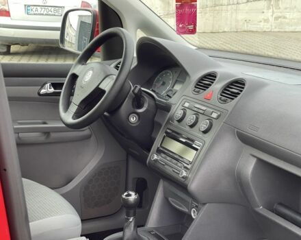 Красный Фольксваген Кадди, объемом двигателя 1.6 л и пробегом 206 тыс. км за 7900 $, фото 22 на Automoto.ua