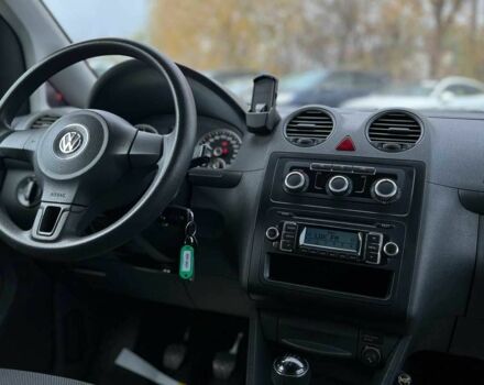 Красный Фольксваген Кадди, объемом двигателя 1.6 л и пробегом 218 тыс. км за 8900 $, фото 15 на Automoto.ua