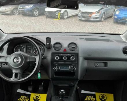 Красный Фольксваген Кадди, объемом двигателя 1.6 л и пробегом 218 тыс. км за 8900 $, фото 7 на Automoto.ua