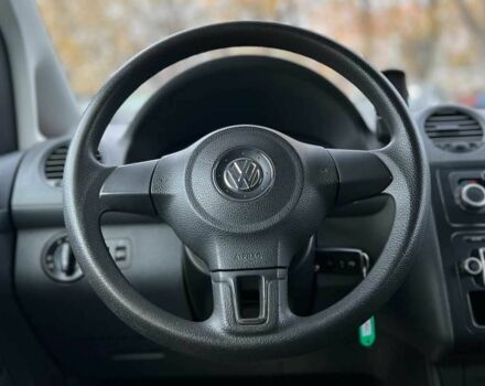 Красный Фольксваген Кадди, объемом двигателя 1.6 л и пробегом 218 тыс. км за 8900 $, фото 8 на Automoto.ua