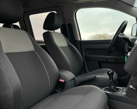 Красный Фольксваген Кадди, объемом двигателя 1.6 л и пробегом 218 тыс. км за 8900 $, фото 14 на Automoto.ua