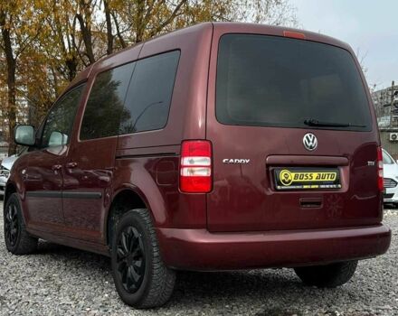 Красный Фольксваген Кадди, объемом двигателя 1.6 л и пробегом 218 тыс. км за 8900 $, фото 3 на Automoto.ua