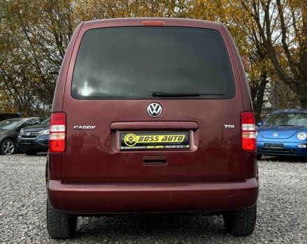 Красный Фольксваген Кадди, объемом двигателя 1.6 л и пробегом 218 тыс. км за 8900 $, фото 4 на Automoto.ua