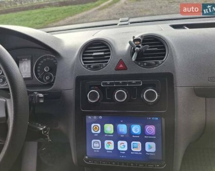 Красный Фольксваген Кадди, объемом двигателя 1.6 л и пробегом 183 тыс. км за 9750 $, фото 5 на Automoto.ua