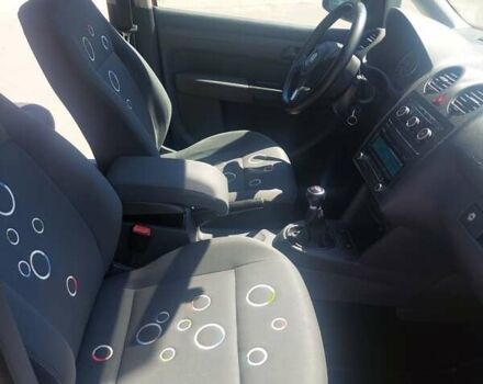 Красный Фольксваген Кадди, объемом двигателя 1.6 л и пробегом 160 тыс. км за 12800 $, фото 15 на Automoto.ua