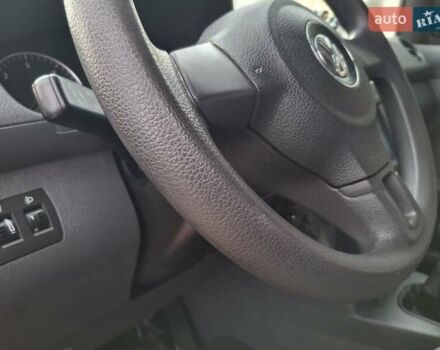 Красный Фольксваген Кадди, объемом двигателя 1.6 л и пробегом 183 тыс. км за 9450 $, фото 6 на Automoto.ua